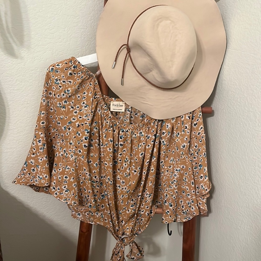 Bell sleeve floral top